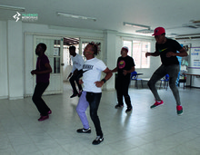 J&oacute;venes del Distrito de Aguablanca, protagonistas en la exposici&oacute;n Tejiendo Saberes