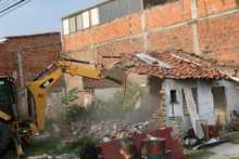 Alcald&iacute;a y Polic&iacute;a demuelen vivienda que era usada para microtr&aacute;fico y crimen organizado 