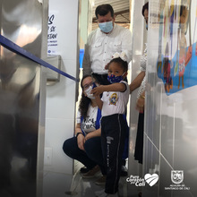 En la comuna 15, m&aacute;s de 600 estudiantes se beneficiaron de donaci&oacute;n a su instituci&oacute;n educativa