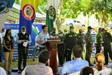 Con el ministro de Defensa, se activaron frentes de seguridad en la Comuna 17 y con el gremio de taxistas