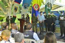 Con el ministro de Defensa, se activaron frentes de seguridad en la Comuna 17 y con el gremio de taxistas