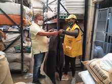 Comerciantes del &aacute;rea de renovaci&oacute;n urbana se capacitan en el manejo de residuos. 