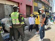 Comerciantes del &aacute;rea de renovaci&oacute;n urbana se capacitan en el manejo de residuos. 