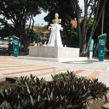 Desde el programa Zonas Te Queremos Cali, el parque Versalles recupera su verdor y tranquilidad