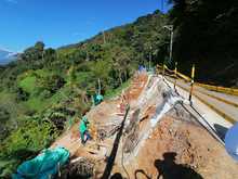 Avanza la construcci&oacute;n de pozos de contenci&oacute;n en la v&iacute;a a El Saladito 