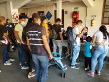 La Alcald&iacute;a se articula en brigadas de atenci&oacute;n a refugiados y migrantes venezolanos en Cali