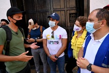 &lsquo;Barrio en Movimiento&rsquo; acompa&ntilde;&oacute; el graffiti tour cale&ntilde;o con gratiferos de la ciudad