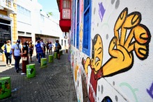 &lsquo;Barrio en Movimiento&rsquo; acompa&ntilde;&oacute; el graffiti tour cale&ntilde;o con gratiferos de la ciudad