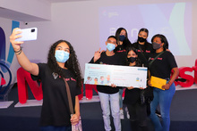 Estudiantes cale&ntilde;os desarrollan soluciones innovadoras para transformar sus entornos escolares