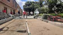 J&oacute;venes en Cali adec&uacute;an v&iacute;as y espacio p&uacute;blico por medio de Infraestructura Distrital