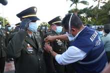 &ldquo;Queremos expresar gratitud a los polic&iacute;as y a sus familias&rdquo;: alcalde Ospina