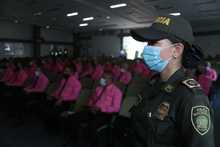 40 taxistas en Cali se grad&uacute;an como promotores de convivencia y seguridad ciudadana