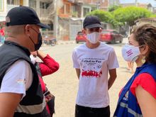 Mediante arte urbano, en la comuna 13 se promueve el f&uacute;tbol en paz