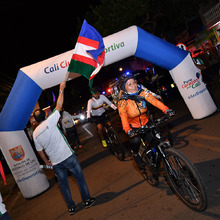 Alcald&iacute;a de Cali acompa&ntilde;&oacute; a cerca de 300 ciclistas que celebraron la vida