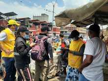 Jornada de caracterizaci&oacute;n para los vendedores informales del &aacute;rea de renovaci&oacute;n urbana.  