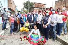 Alcald&iacute;a de Cali entreg&oacute; v&iacute;as adoquinadas en el oriente de Cali