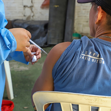 Mediante alianza p&uacute;blico-privada, se vacunaron recicladores de oficio en Cali