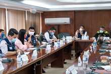 Dec&aacute;logo de bioseguridad para el "d&iacute;a sin IVA"