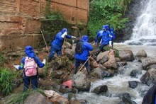 Labores de limpieza a quebradas de la comuna 20 