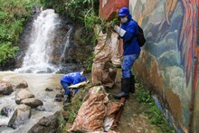 Labores de limpieza a quebradas de la comuna 20 