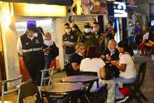 Con robustos dispositivos de seguridad contin&uacute;an controles durante celebraci&oacute;n de Halloween