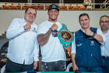 Emotivo homenaje de la Alcald&iacute;a de Cali a &Oacute;scar Rivas, campe&oacute;n mundial de boxeo 