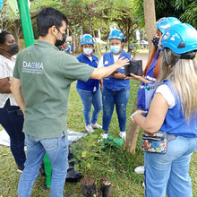 Las mujeres se tomaron el Parque de El Ingenio para sembrar vida