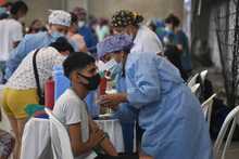 Gracias a estrategias como el Festival por la Vida, Cali presenta repunte en vacunaci&oacute;n anticovid