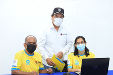 *Voluntarios invitan a los cale&ntilde;os a ponerse la camiseta de los Panamericanos Junior*