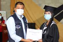 183 j&oacute;venes v&iacute;ctimas del conflicto se graduaron como t&eacute;cnico laboral en auxiliar administrativo 