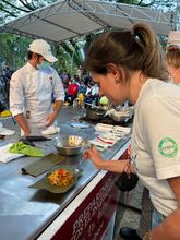 Se descubri&oacute; el &lsquo;Aut&eacute;ntico Sabor Cale&ntilde;o&rsquo; con cocina en el Bulevar del R&iacute;o