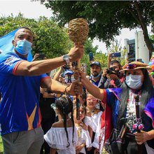 La llama continental empieza a arder en el coraz&oacute;n de la cale&ntilde;idad