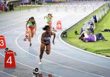 Valeria termin&oacute; con la cabeza en alto