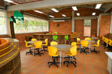 Secretar&iacute;a de Educaci&oacute;n entreg&oacute; bibliotecas escolares a colegios oficiales 