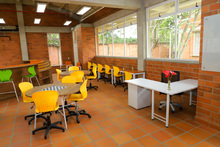 Secretar&iacute;a de Educaci&oacute;n entreg&oacute; bibliotecas escolares a colegios oficiales 