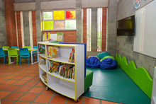 Secretar&iacute;a de Educaci&oacute;n entreg&oacute; bibliotecas escolares a colegios oficiales 