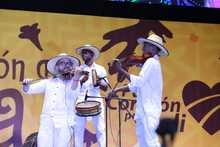 &iexcl;25 veces Petronio!