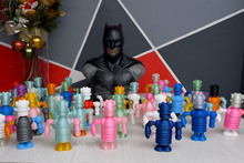 Creatividad y alegr&iacute;a: el regalo de emprendedores cale&ntilde;os a ni&ntilde;as y ni&ntilde;os de la ciudad