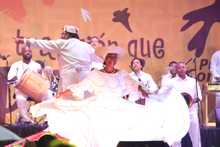 En su tercera noche, el Petronio &Aacute;lvarez le rindi&oacute; homenaje a la vida 