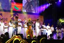 En su tercera noche, el Petronio &Aacute;lvarez le rindi&oacute; homenaje a la vida 