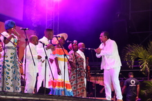 Cierre apote&oacute;sico con el ensamble de Hugo Candelario en el Petronio &Aacute;lvarez