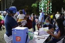 M&aacute;s de 8000 ni&ntilde;os en Cali cambiaron p&oacute;lvora por luz