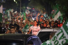 Cale&ntilde;os y cale&ntilde;as celebraron la victoria del Deportivo Cali tras conseguir la d&eacute;cima estrella 