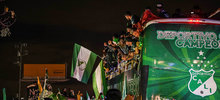 Cale&ntilde;os y cale&ntilde;as celebraron la victoria del Deportivo Cali tras conseguir la d&eacute;cima estrella