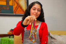 &ldquo;Se lo merece, qued&oacute; en buenas manos&rdquo;: madre de beneficiaria de &lsquo;Todos y Todas a Estudiar&rsquo;