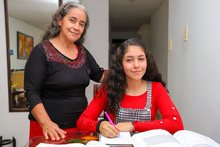 &ldquo;Se lo merece, qued&oacute; en buenas manos&rdquo;: madre de beneficiaria de &lsquo;Todos y Todas a Estudiar&rsquo;