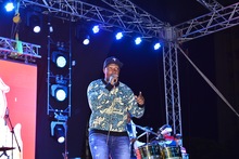 El parche de Dios se arm&oacute; en la Plazoleta Jairo Varela