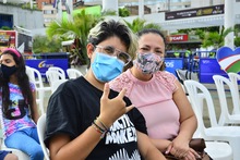 El parche de Dios se arm&oacute; en la Plazoleta Jairo Varela