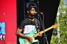 El parche de Dios se arm&oacute; en la Plazoleta Jairo Varela