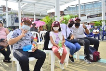 El parche de Dios se arm&oacute; en la Plazoleta Jairo Varela